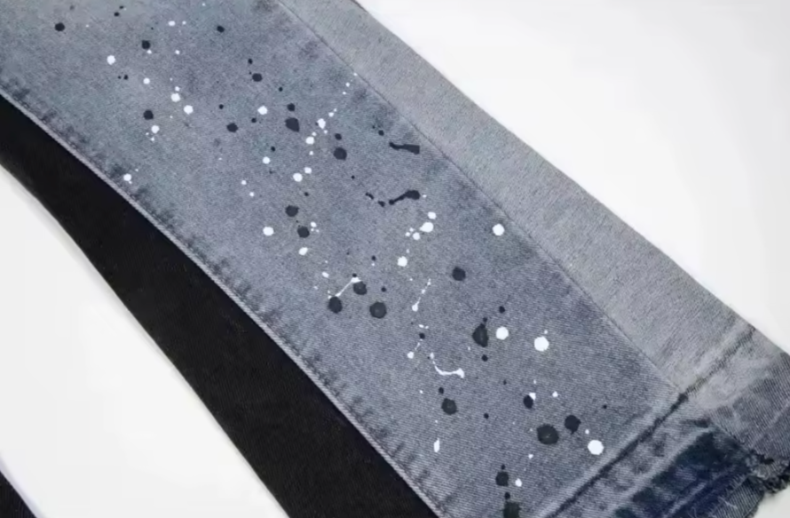 Spray Flared Jeans